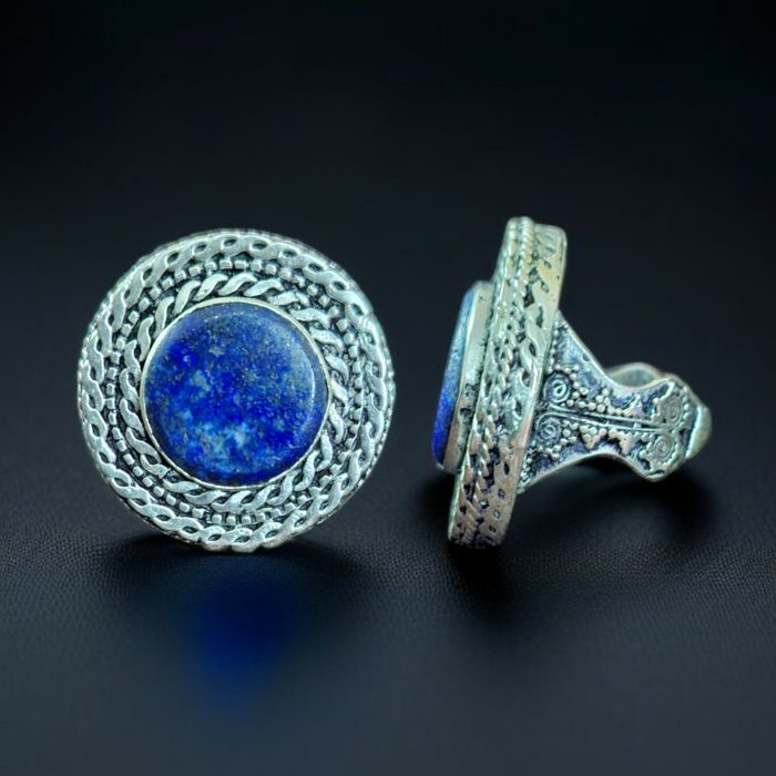Vintage Style Ring With Lapis - Image 1